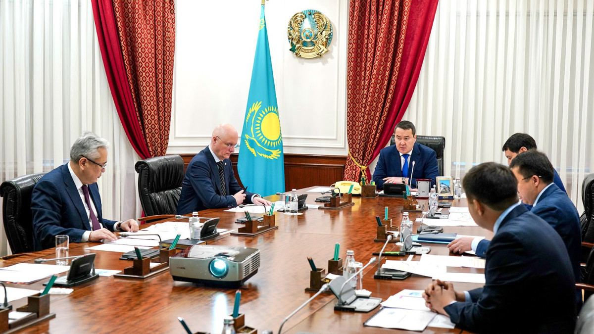 Kazakhstan intensifies international transport corridor development
