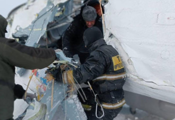 Семьям погибших при посадке вертолета сотрудникам МЧС окажут финансовую помощь