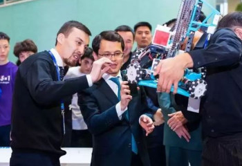 Астанада оқушылар арасында робототехникадан чемпионат өтіп жатыр