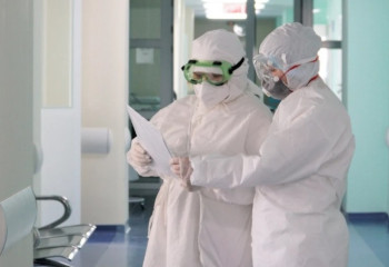 Четыре казахстанца в состоянии крайней степени тяжести с диагнозом КВИ