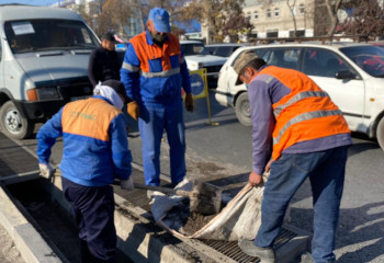 450 кубов мусора вывезли из городских каналов Шымкента