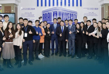 Оқу-ағарту министрі  Алматыда мұғалімдермен және студенттермен кездесті