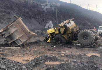 Работник погиб при опрокидывании 