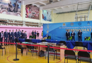 Астанада гір тасын көтеруден Қазақстан чемпионаты өтті