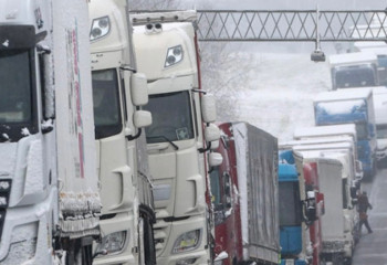 Польшада қалған 400-ге жуық жүк көлігі Литва арқылы шығады