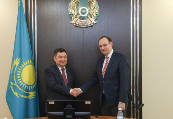 Дархан Қыдырәлі ЕҚЫҰ өкілі Фолькер Фробартпен кездесті