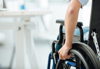 Жамбылда мүгедектігі бар жетім қыздың пәтері өзіне қайтарылды