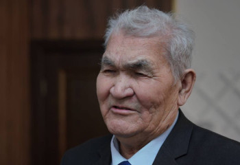 Автора герба Казахстана Жандарбека Малибекова поблагодарили в Минкультуры