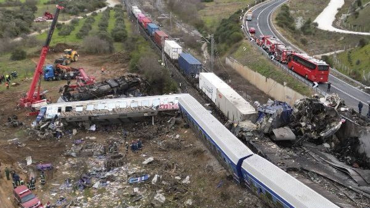 Крушение поездов в Греции: начальник станции признал свою ошибку