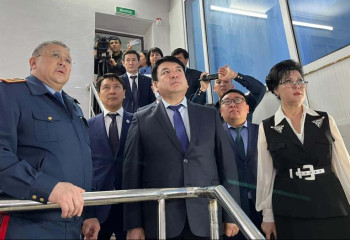 Министр просвещения проверил организацию безопасности в школах Шымкента