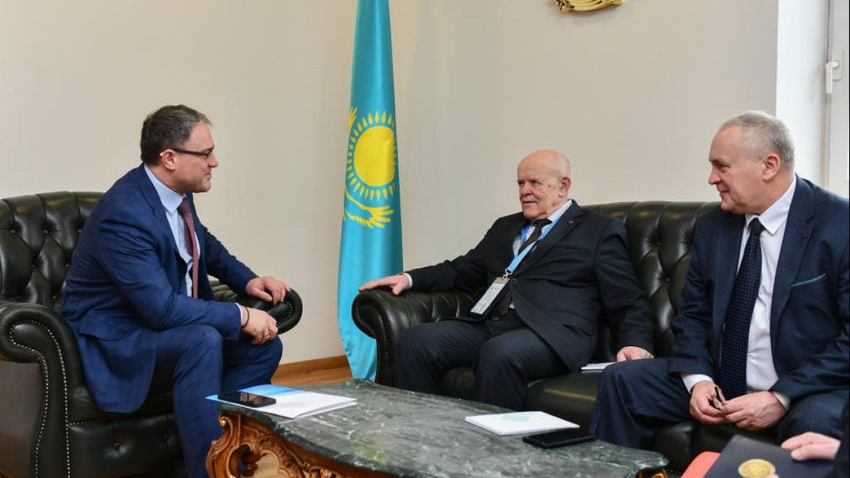 В МИД Казахстана состоялась встреча с главой Миссии наблюдателей от СНГ