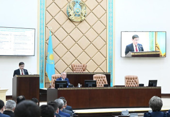 Сенатта екі жылдық республикалық бюджетке қатысты заң қаралды