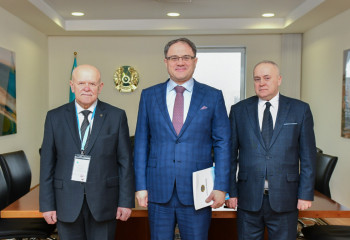 Kazakhstan FM holds meeting with head of CIS observer mission
