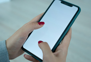 Астана тұрғыны желіде танысқан жігітке 90 млн теңге аударған