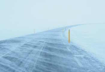 Колонну из 200 машин сопровождают дорожники в направлении Калбатау-Усть-Каменогорск