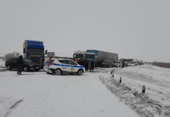 Қалбатау-Өскемен бағытында жолда қалған 200-ден астам көлік шығарылды