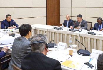 Әлихан Смайылов «Назарбаев Университеті» Қамқоршылық кеңесінің отырысын өткізді