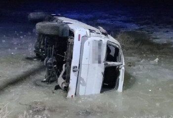 Ақтөбеде бес оқушы отырған көлік апатқа ұшырады