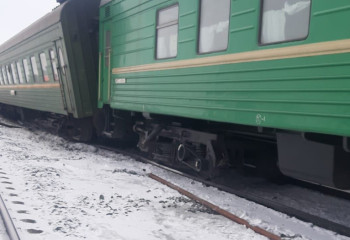 Ақтөбе облысында локомотив пен пойыз соқтығысты