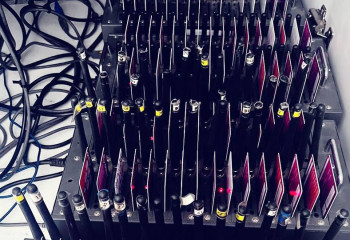 Алматыда алаяқтық тізбекке пайдаланылған SIM-box құрылғысы тәркіленді