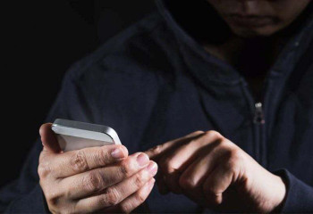 Серию краж телефонов совершил 18-летний парень в ТРЦ Алматы