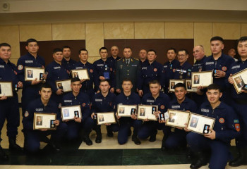 Түркиядағы зілзалада ерлік көрсеткен 59 қызметкер марапатталды