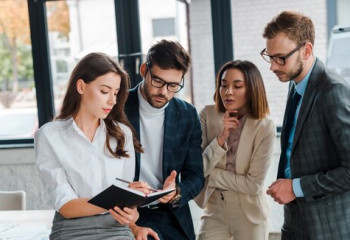 Разница в зарплате мужчин и женщин Казахстана составляет 20,4%