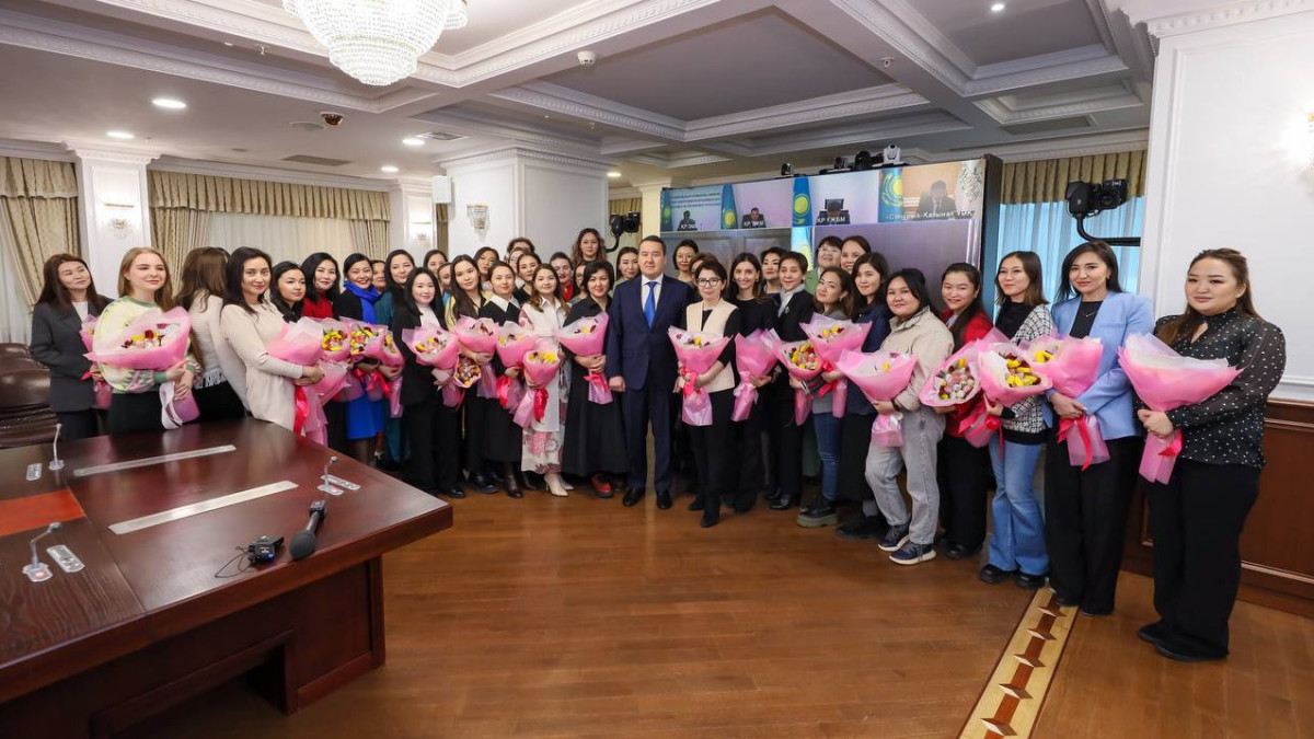 Kazakh PM Alikhan Smailov congratulates women on upcoming holiday