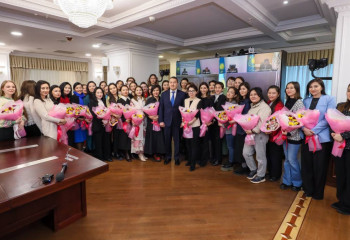 Kazakh PM Alikhan Smailov congratulates women on upcoming holiday