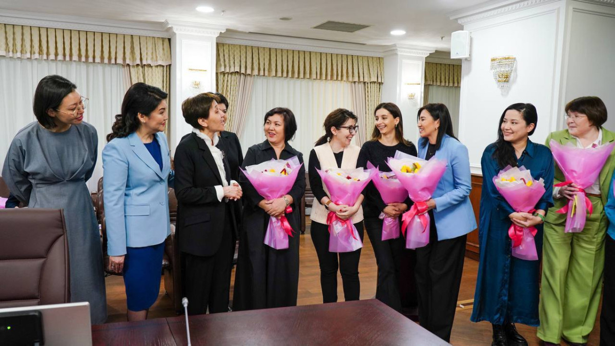 Свыше 55% казахстанских госслужащих – женщины