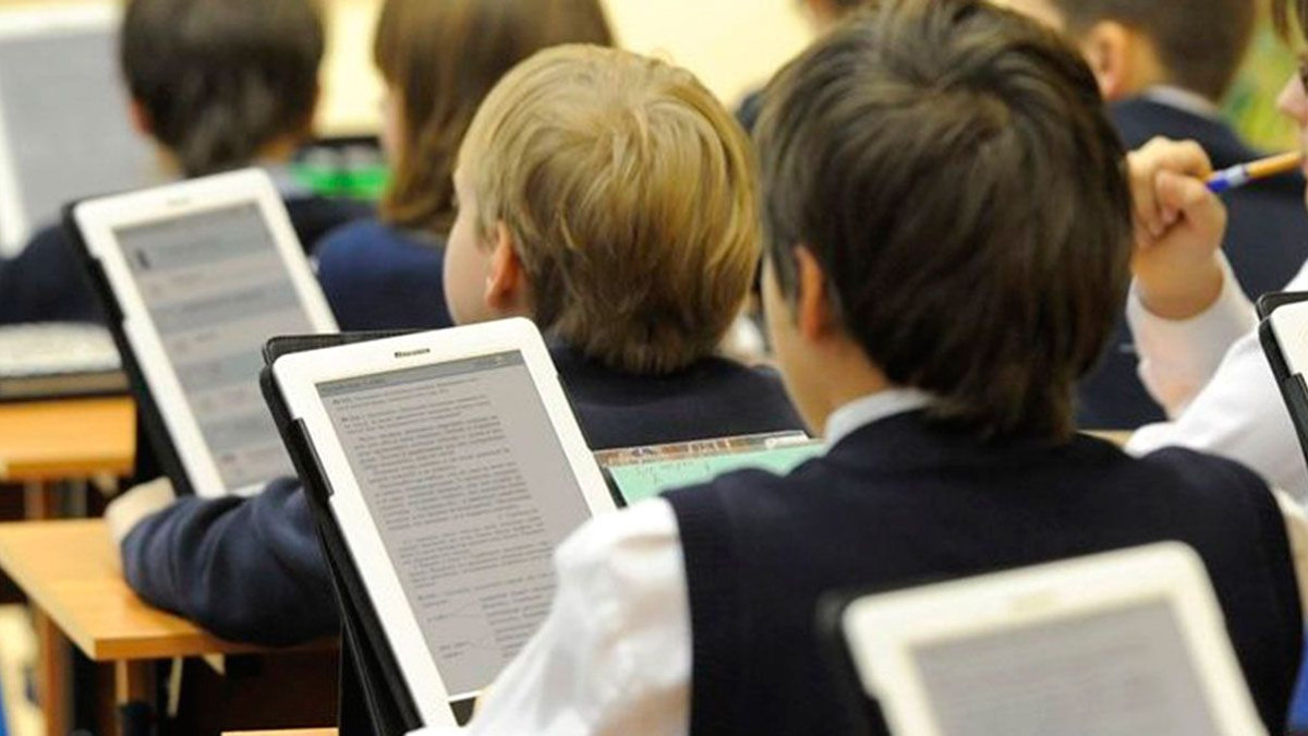Оцифровка учебников будет завершена в 2024 году в Казахстане