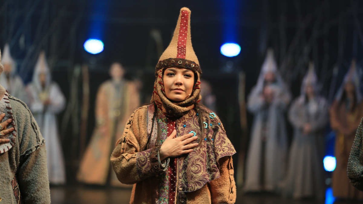  жеке мұрағаттан 