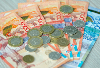 Свыше 170 предприятий задолжали зарплату своим работникам