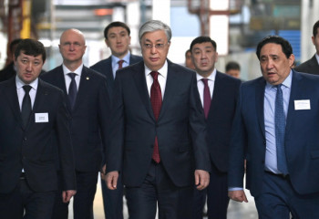 Kazakh President visits engineering company in Uralsk