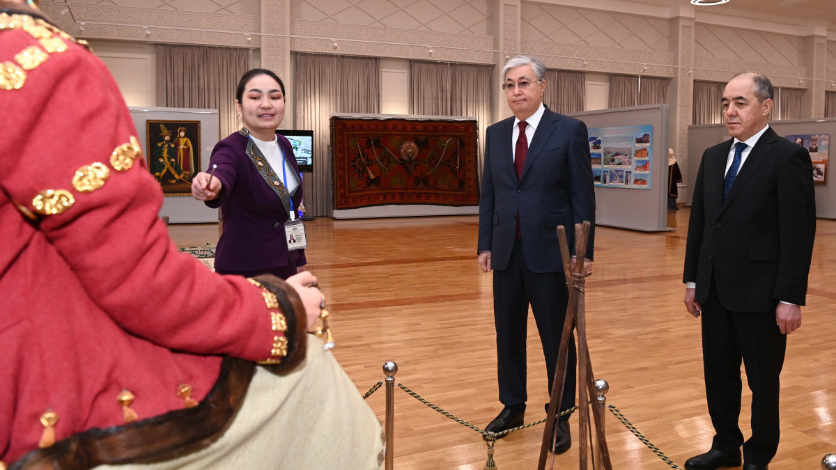 Kazakh President visits Atameken Palace of Arts