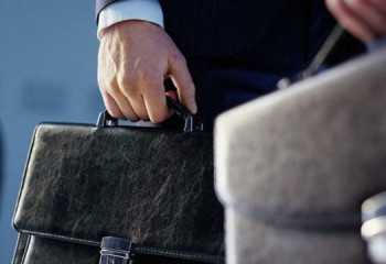 Госслужащие-контрактники появятся в Казахстане