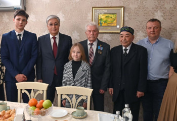 Встреча Президента со 100-летним ветераном войны в ЗКО