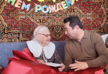 Аким СКО поздравил 101-летнюю ветерана войны с праздником