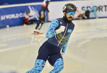 Денис Никиша пробился в 1/4 финала чемпионата мира по шорт-треку