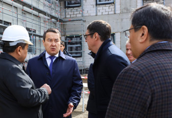 Ряд строящихся и новых объектов посетил в Алматы премьер-министр
