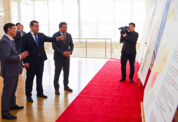 Әлихан Смайылов Алматының әлеуметтік-экономикалық даму мәселелері бойынша кеңес өткізді