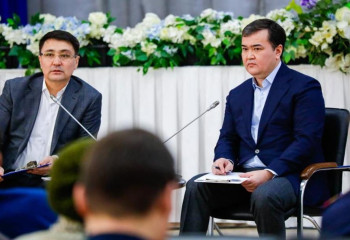 Жеңіс Қасымбек  Өндіріс елді мекенінің тұрғындарымен кездесті