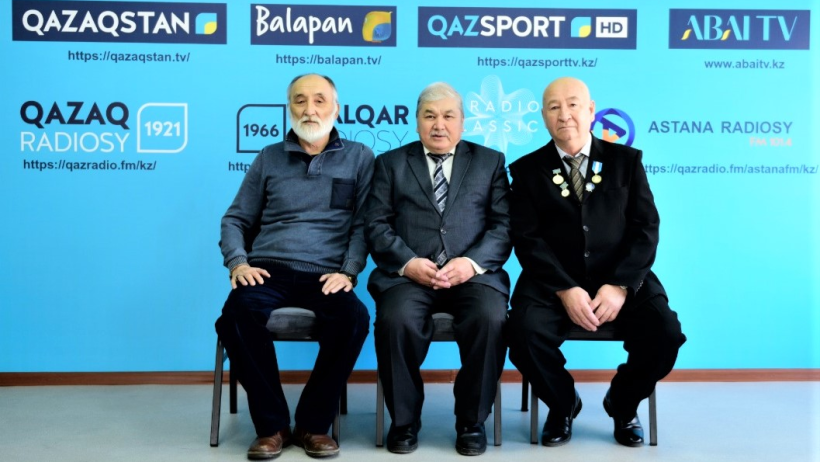  Фотолар кейіпкердің жеке мұрағатынан 