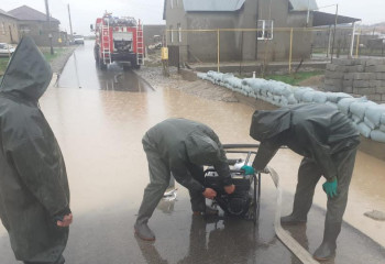 Спасатели не допустили подтопления домов Шымкента