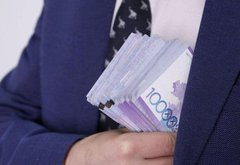 Шымкентте лауазымды тұлғалар ақша жымқырды деген күдікке ілінді