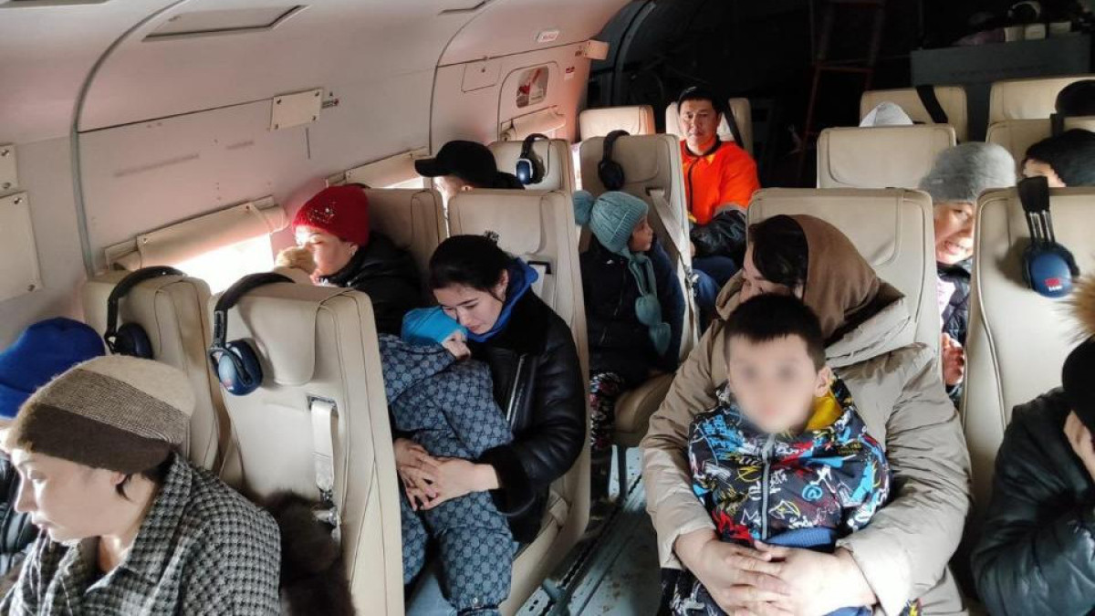 Жителей села эвакуировали на вертолете из района ЗКО