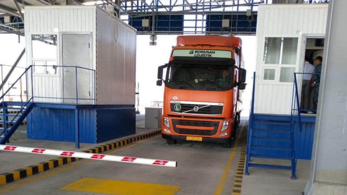 Оперативно устранить барьеры для провоза грузов из Китая поручил премьер-министр