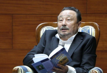 Светқали Нұржан: Көрісу – ұлық мейрамның бір бөлігі