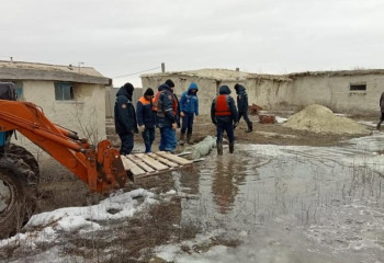 Более 50 жилых домов подтоплено в поселке Актюбинской области