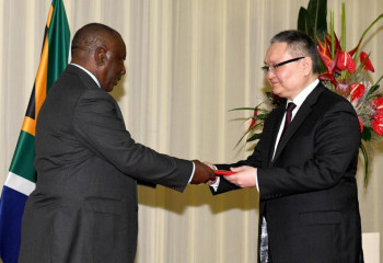 Посол Казахстана вручил верительные грамоты Президенту ЮАР